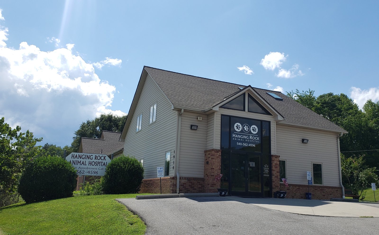 Hanging Rock Animal Hospital photo