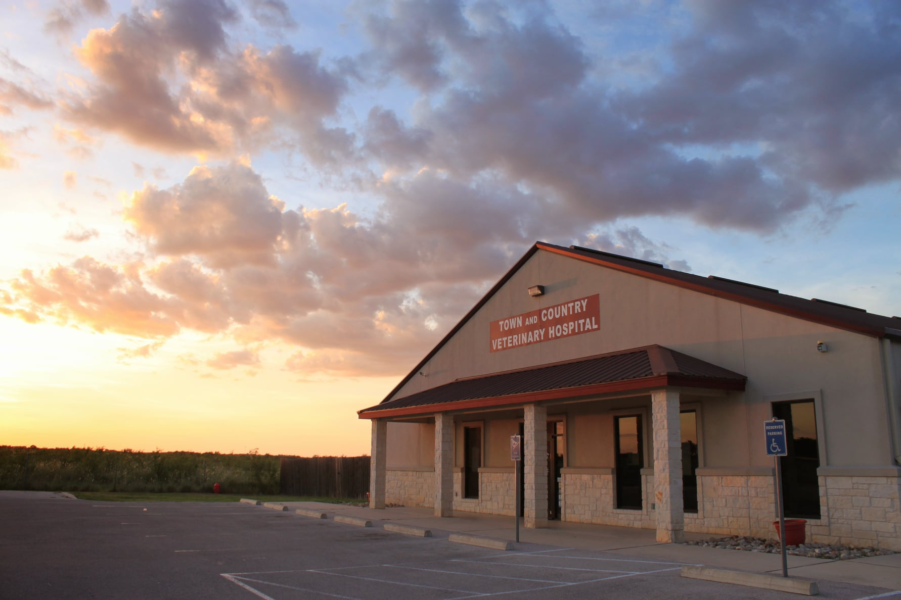 Town & Country Veterinary Hospital photo