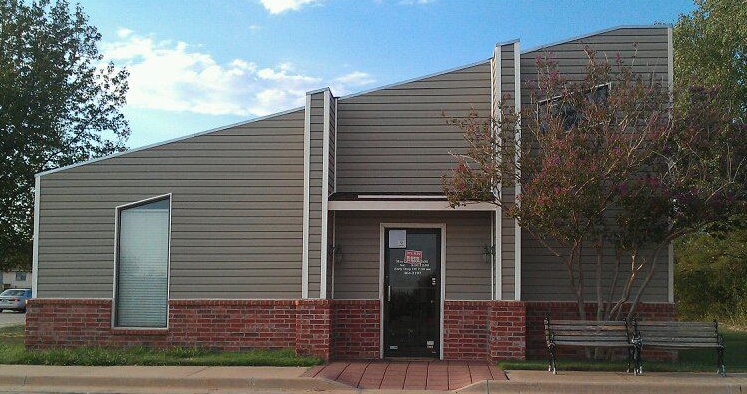 Sooner Veterinary Hospital photo