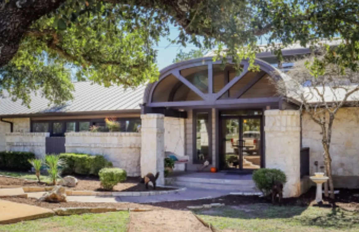 Four Paws at Four Points Veterinary Hospital photo